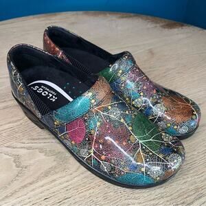 NWOT Klogs Portland Woodland Patent Leather Clog Slip Resistant Shoe Women’s 9